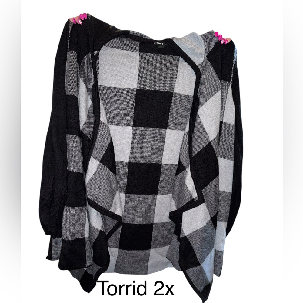 Torrid Black and White Checkered Open Front Cardigan EUC
